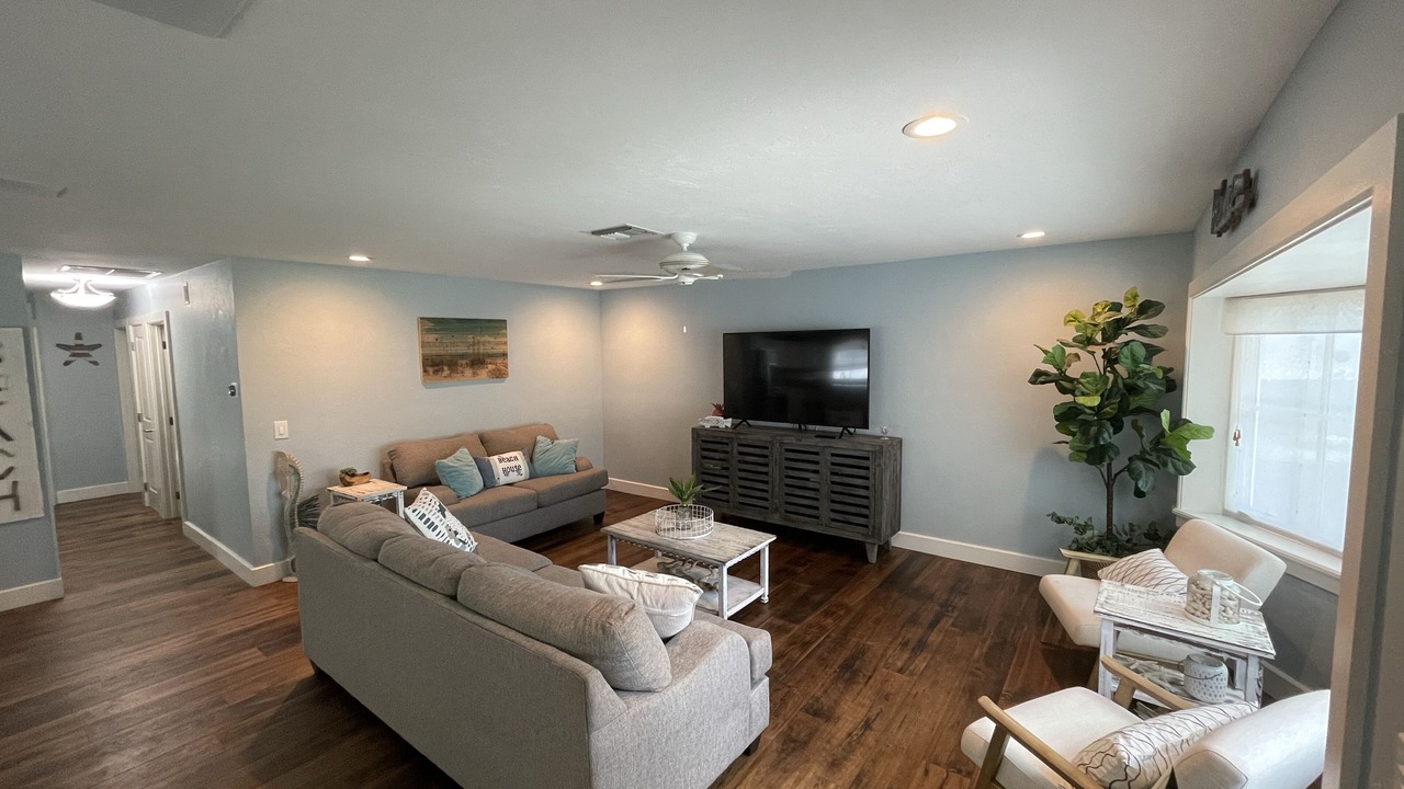 Photo of Livingroom in Naples Park