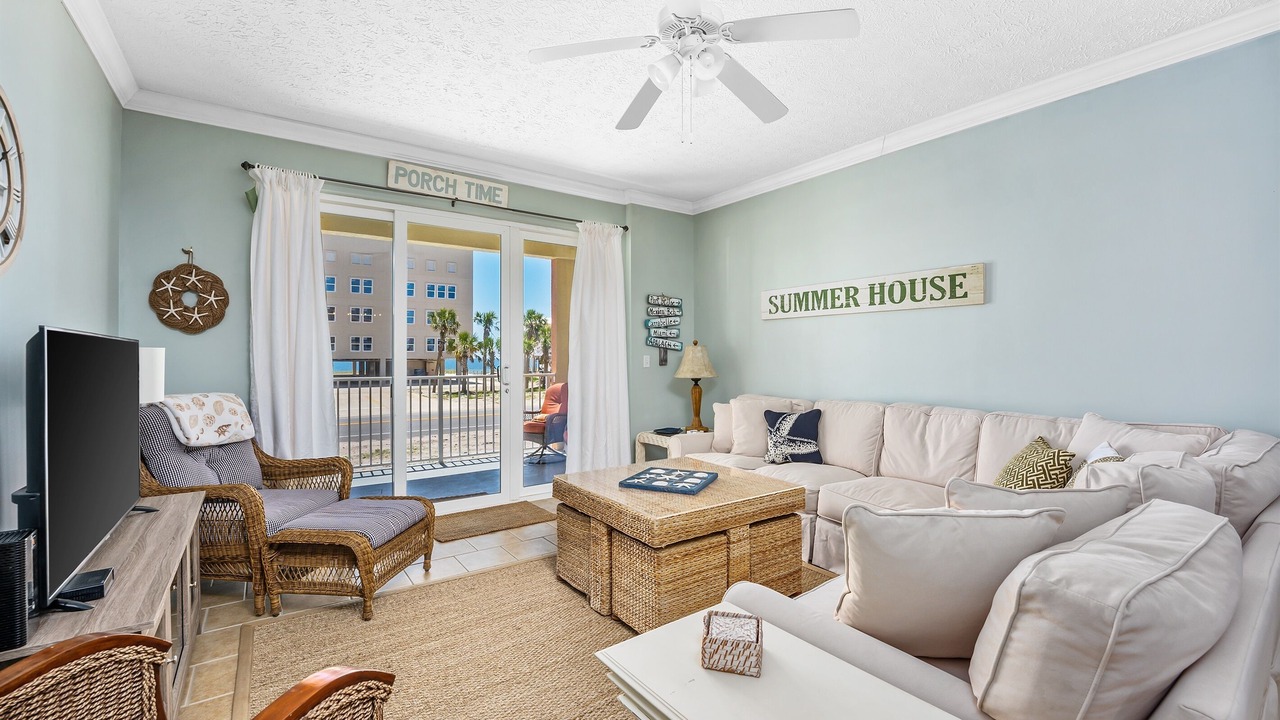 Photo of Livingroom in Mexico Beach