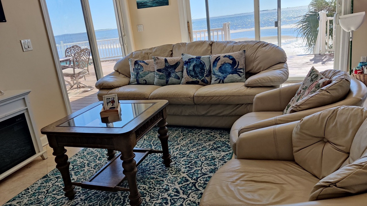 Photo of Livingroom in Carrabelle