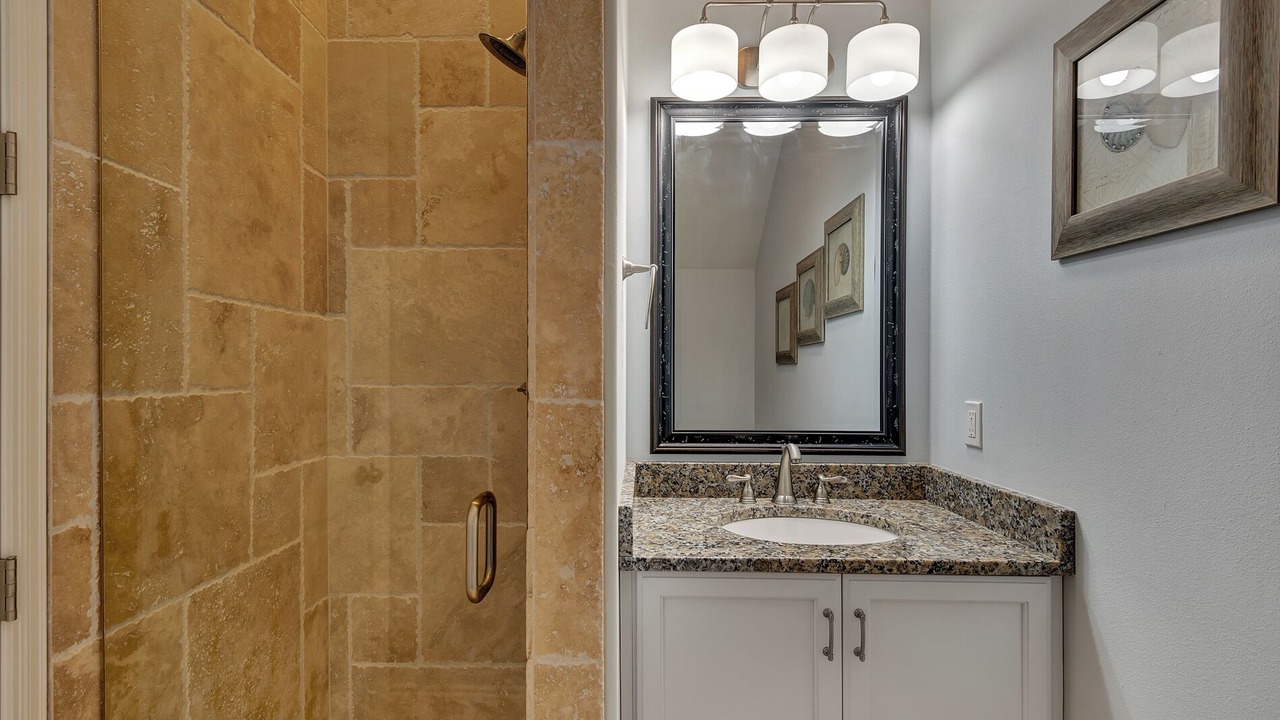Photo of Bathroom in Villa Lago