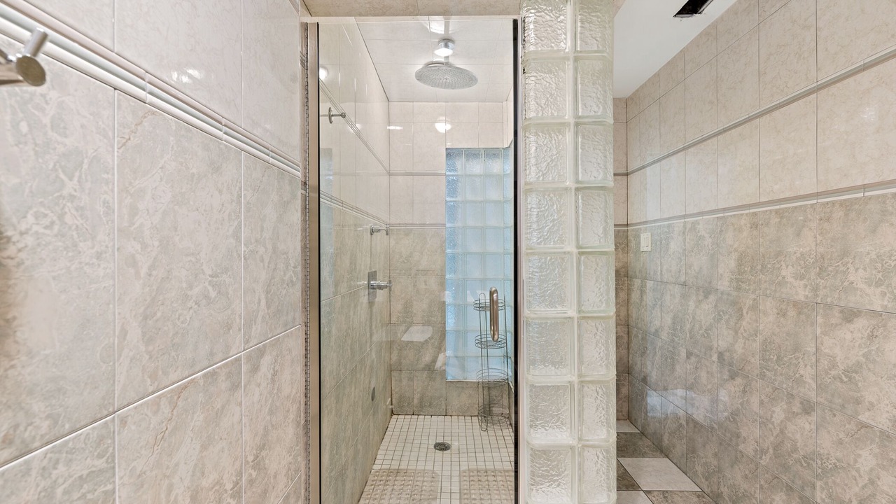 Photo of Bathroom in Clodine
