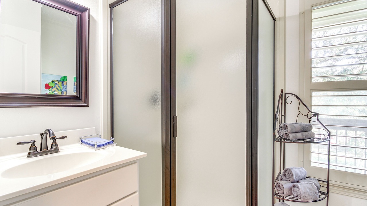 Photo of Bathroom in Shoreline Park