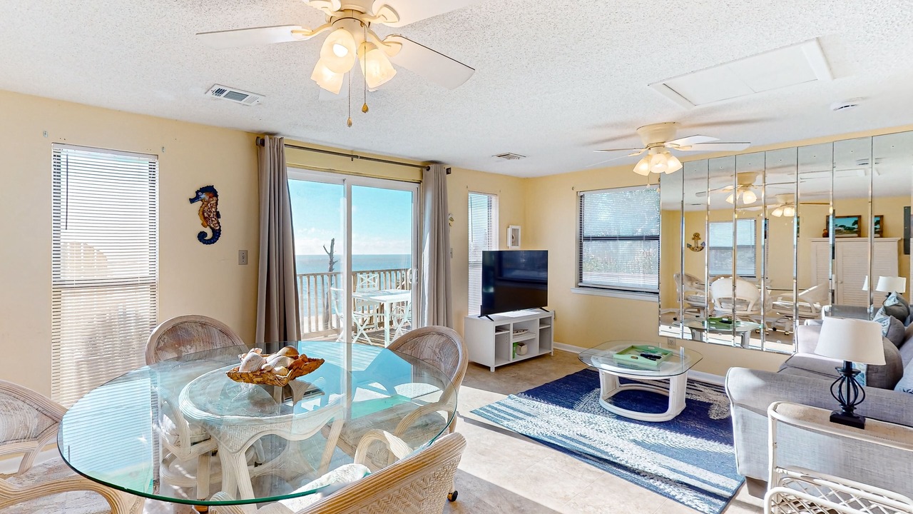 Photo of Livingroom in Indian Pass