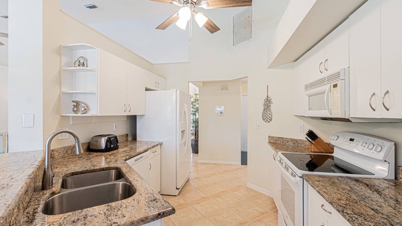Photo of Kitchen in Crown Pointe