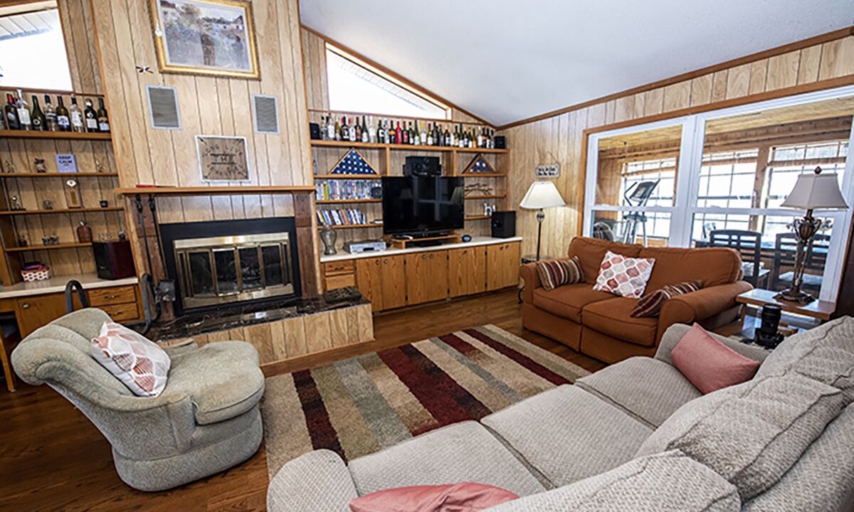 Photo of Bedroom in Karnack