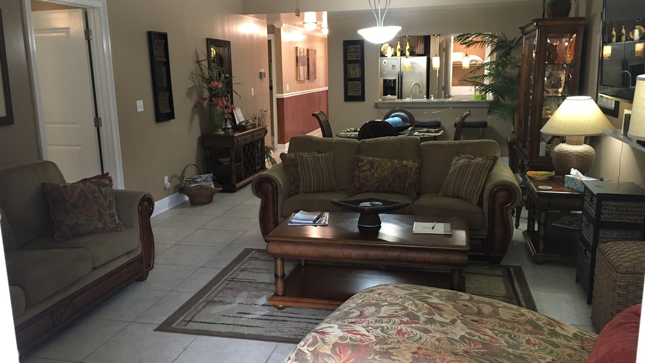 Photo of Livingroom in Henderson Point
