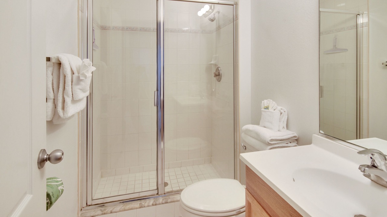 Photo of Bathroom in Treasure Island