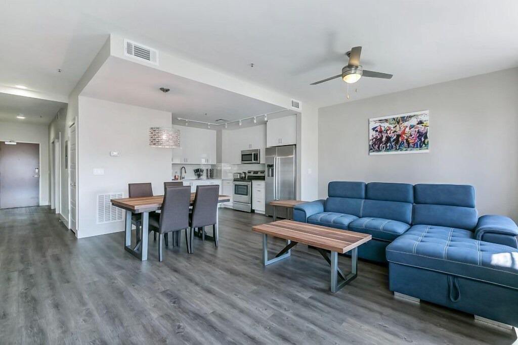 Photo of Livingroom in Central Business District