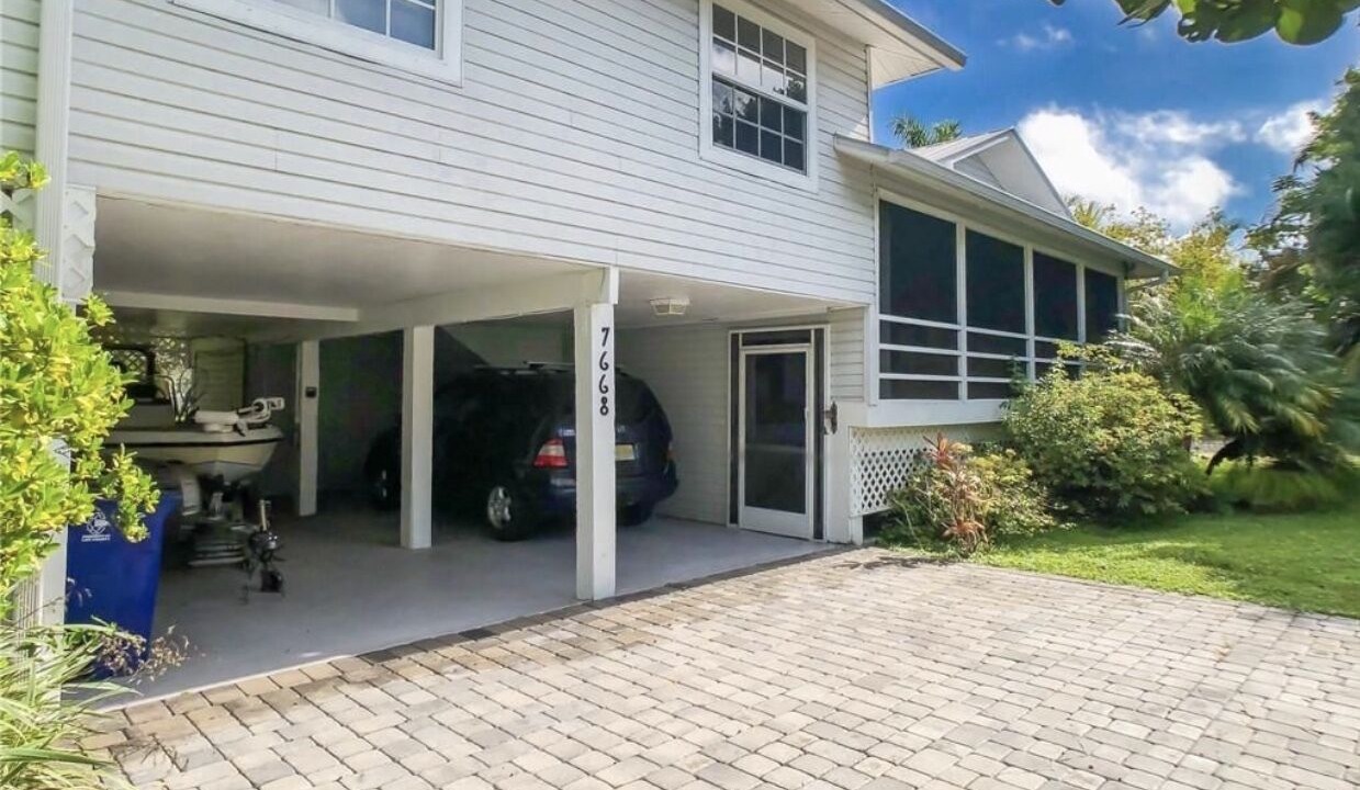 Photo of Outdoor in Pineland