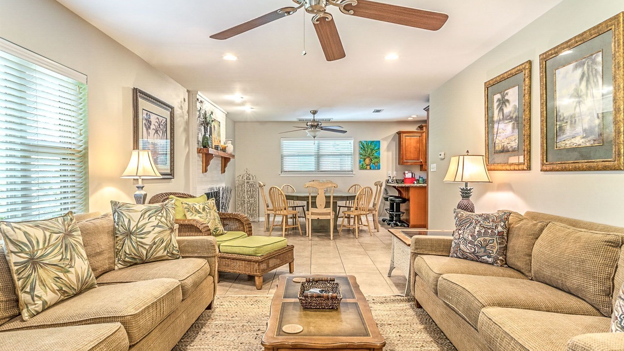 Photo of Livingroom in Laurel Hill
