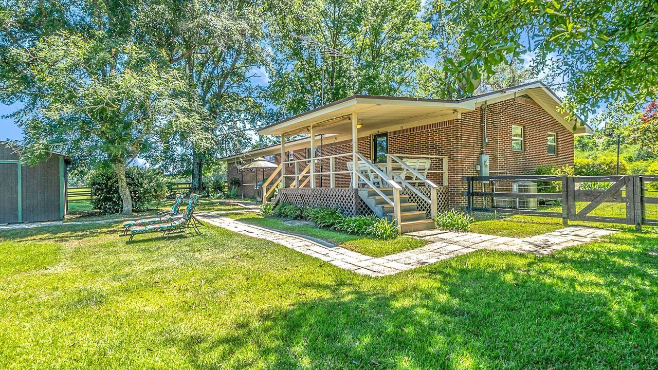 Photo of Outdoor in Laurel Hill