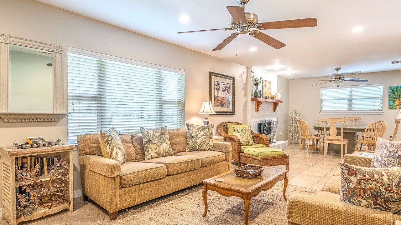 Photo of Livingroom in Laurel Hill