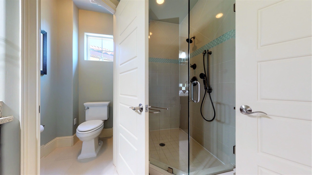Photo of Bathroom in Villa Lago