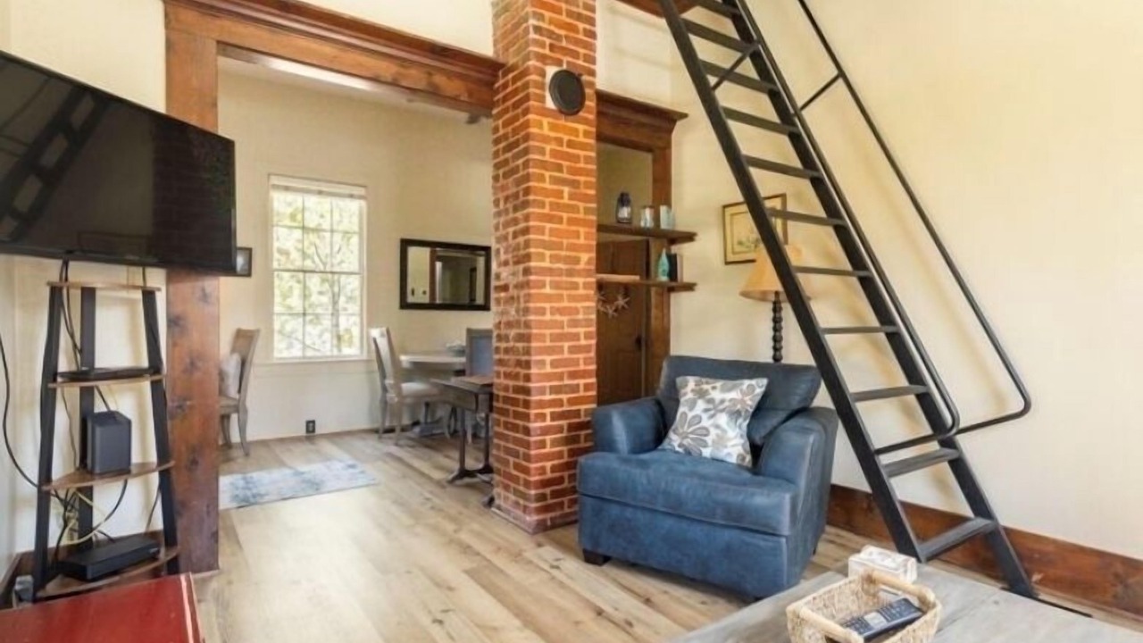 Photo of Bedroom in Old East Hill