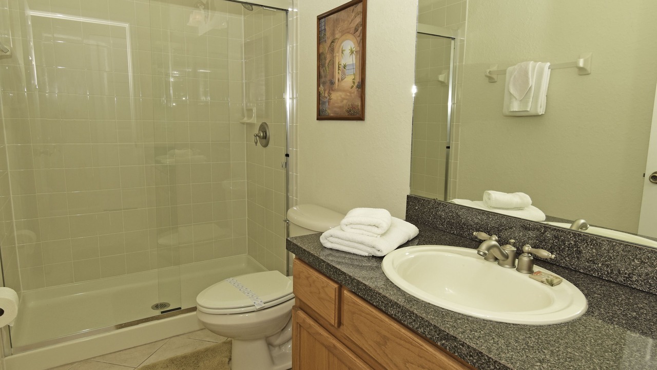 Photo of Bathroom in Trafalgar Village