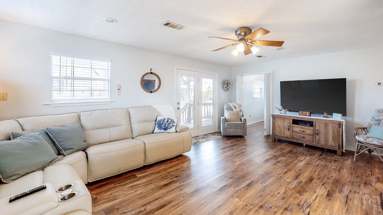 Photo of Livingroom in Royal Lagoons