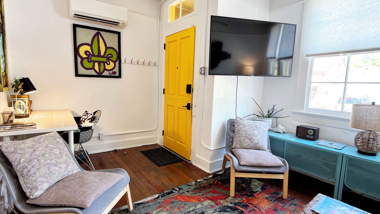 Photo of Livingroom in Algiers Point