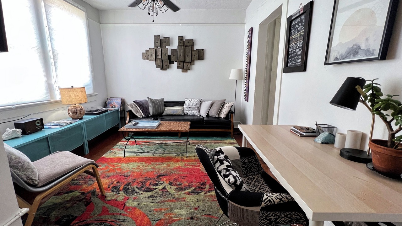 Photo of Livingroom in Algiers Point