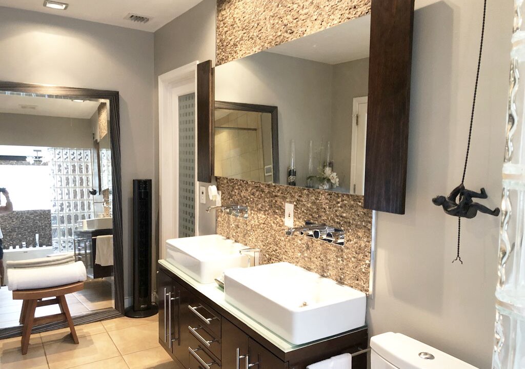 Photo of Bathroom in Wilton Manors