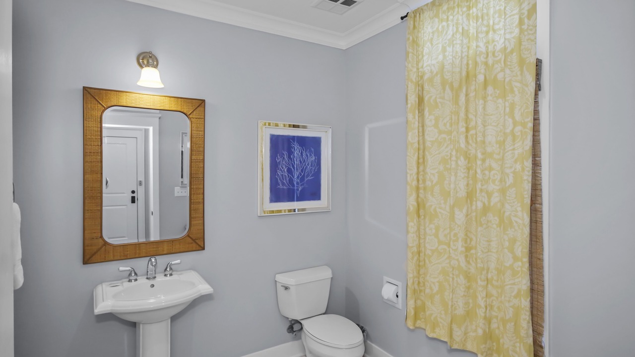 Photo of Bathroom in Beach District