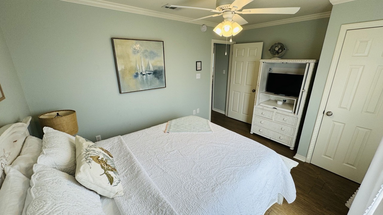 Photo of Bedroom in Dauphin Island