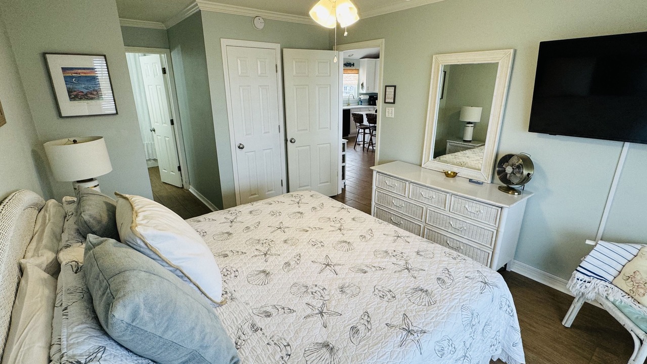 Photo of Bedroom in Dauphin Island