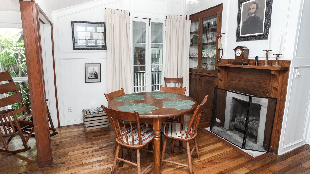 Photo of Livingroom in Historic Downtown Apalachicola