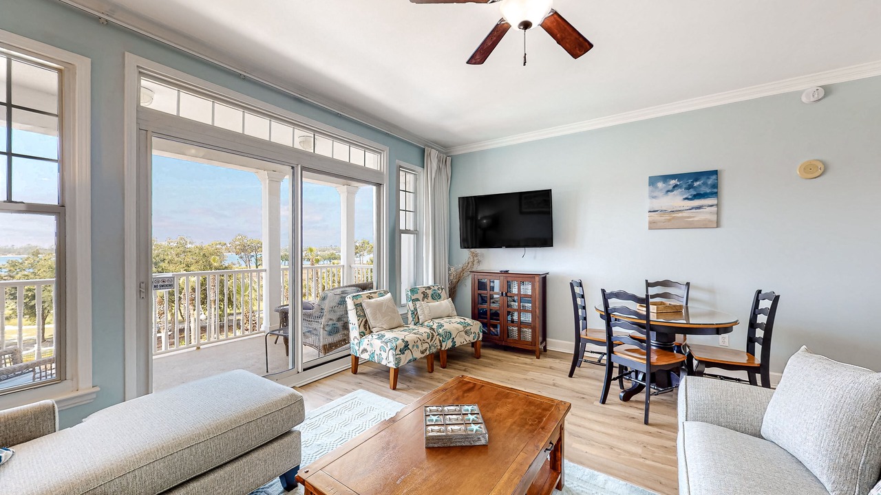 Photo of Livingroom in Upper Grand Lagoon