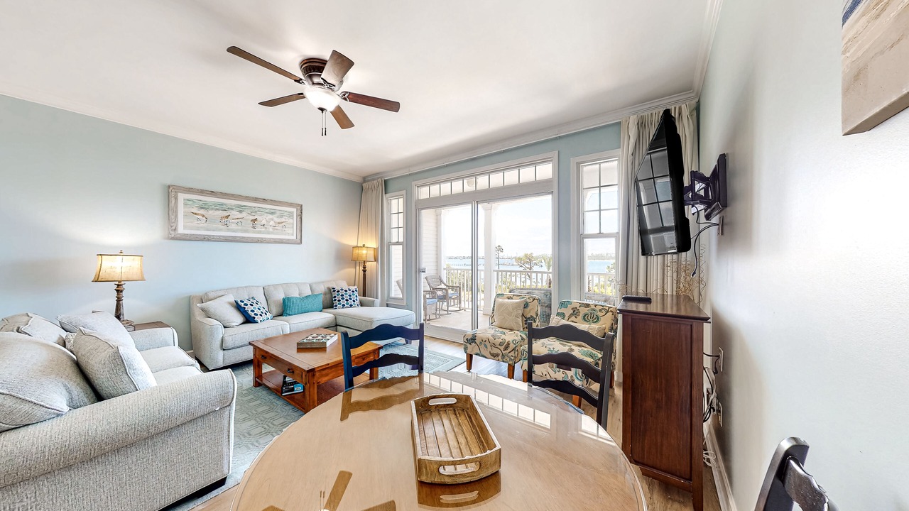 Photo of Livingroom in Upper Grand Lagoon