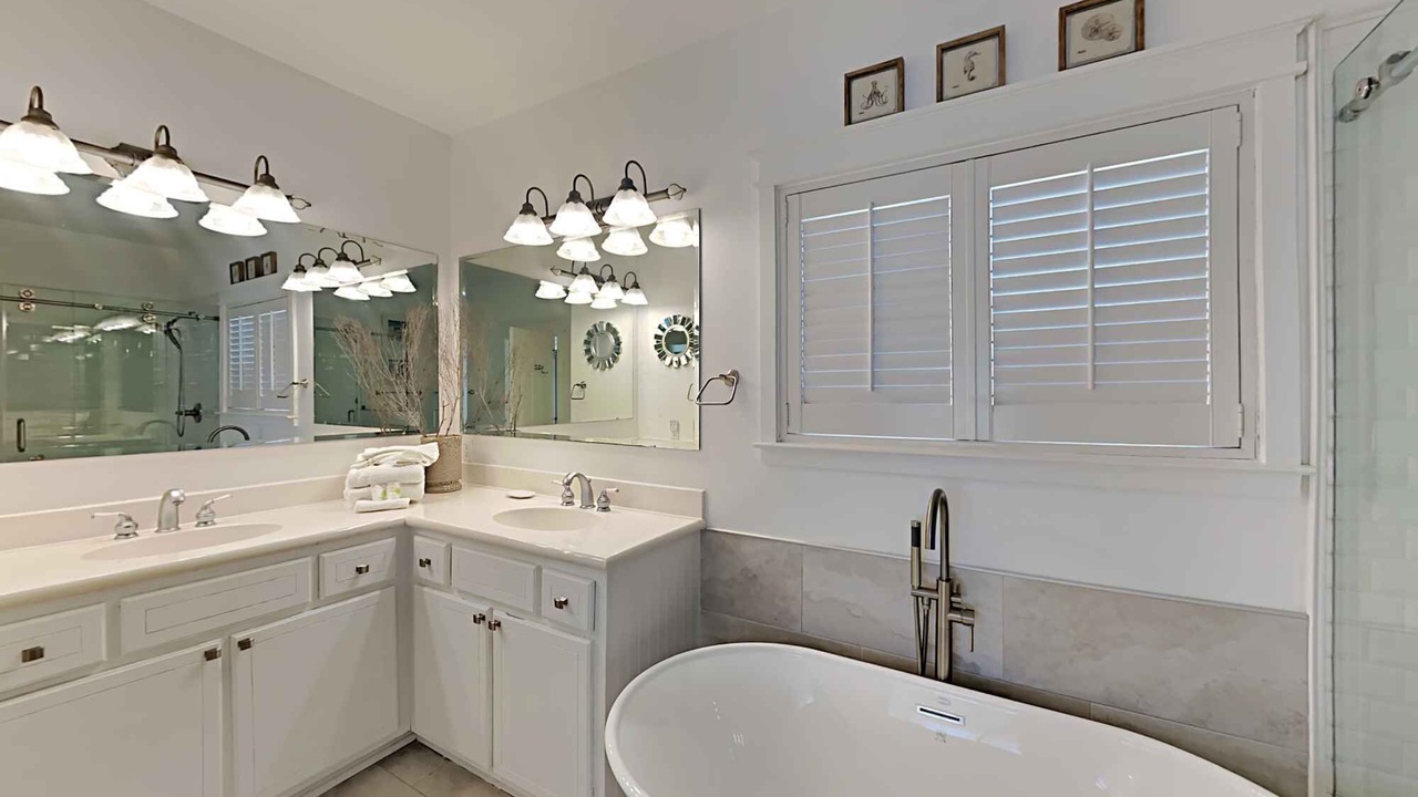 Photo of Bathroom in Lakeside at Blue Mountain Beach