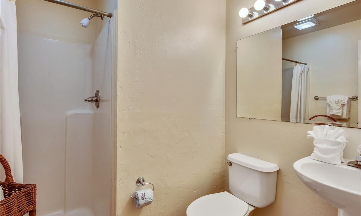 Photo of Bathroom in Plantation