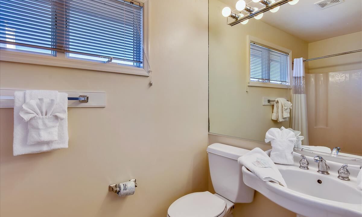 Photo of Bathroom in Plantation