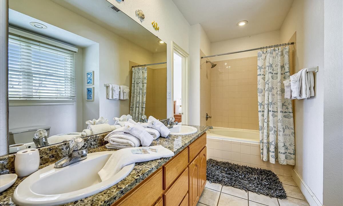Photo of Bathroom in Treasure Beach Village