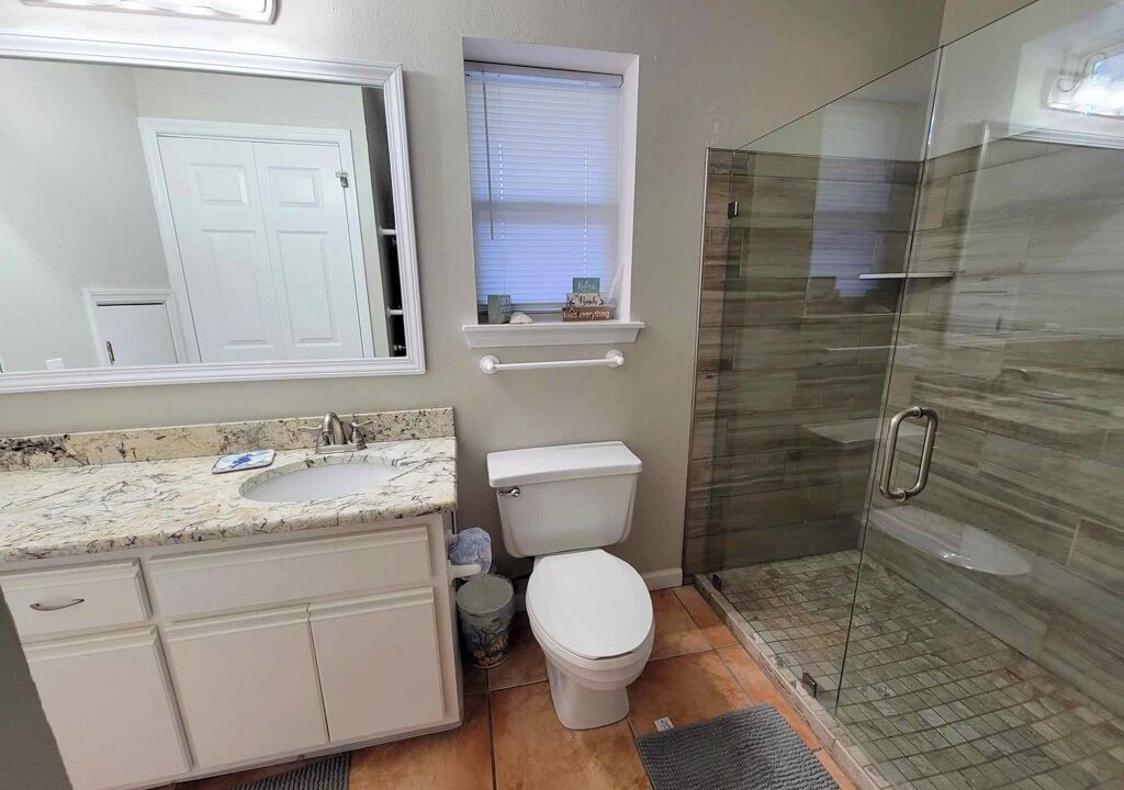 Photo of Bathroom in Plantation