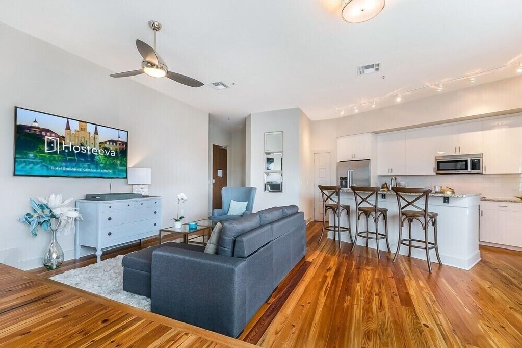 Photo of Livingroom in Central Business District