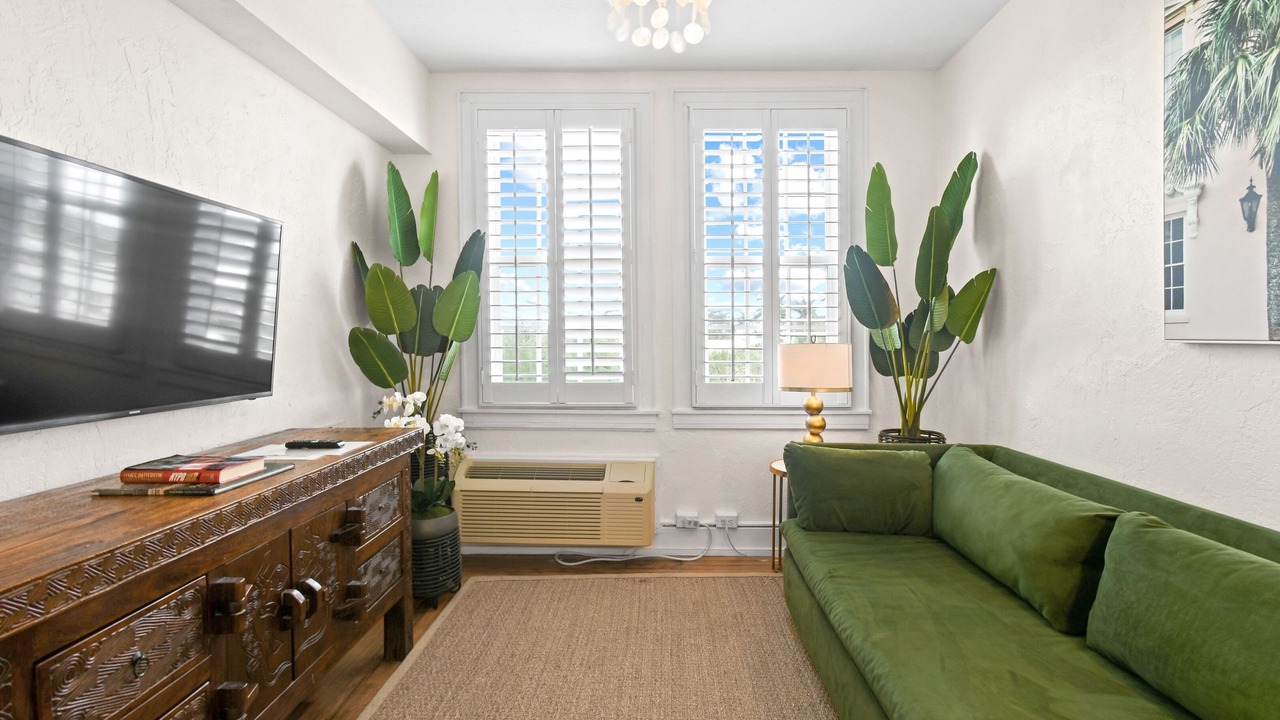 Photo of Livingroom in Palm Beach