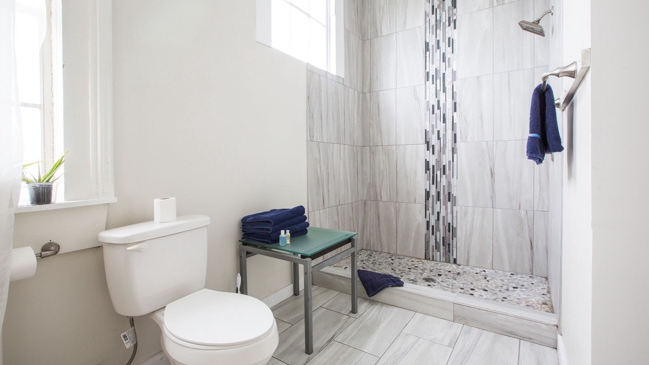 Photo of Bathroom in South 7th Ward