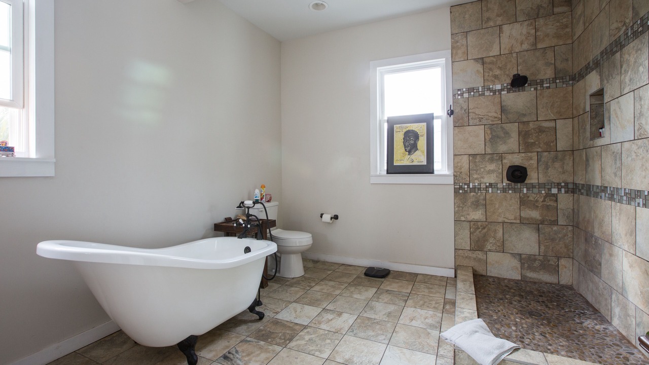 Photo of Bathroom in South 7th Ward