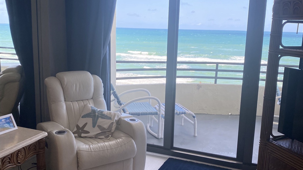 Photo of Livingroom in Daytona Beach Shores