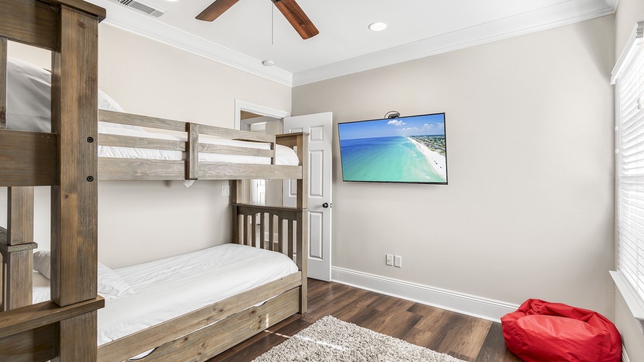 Photo of Bedroom in Villa Lago