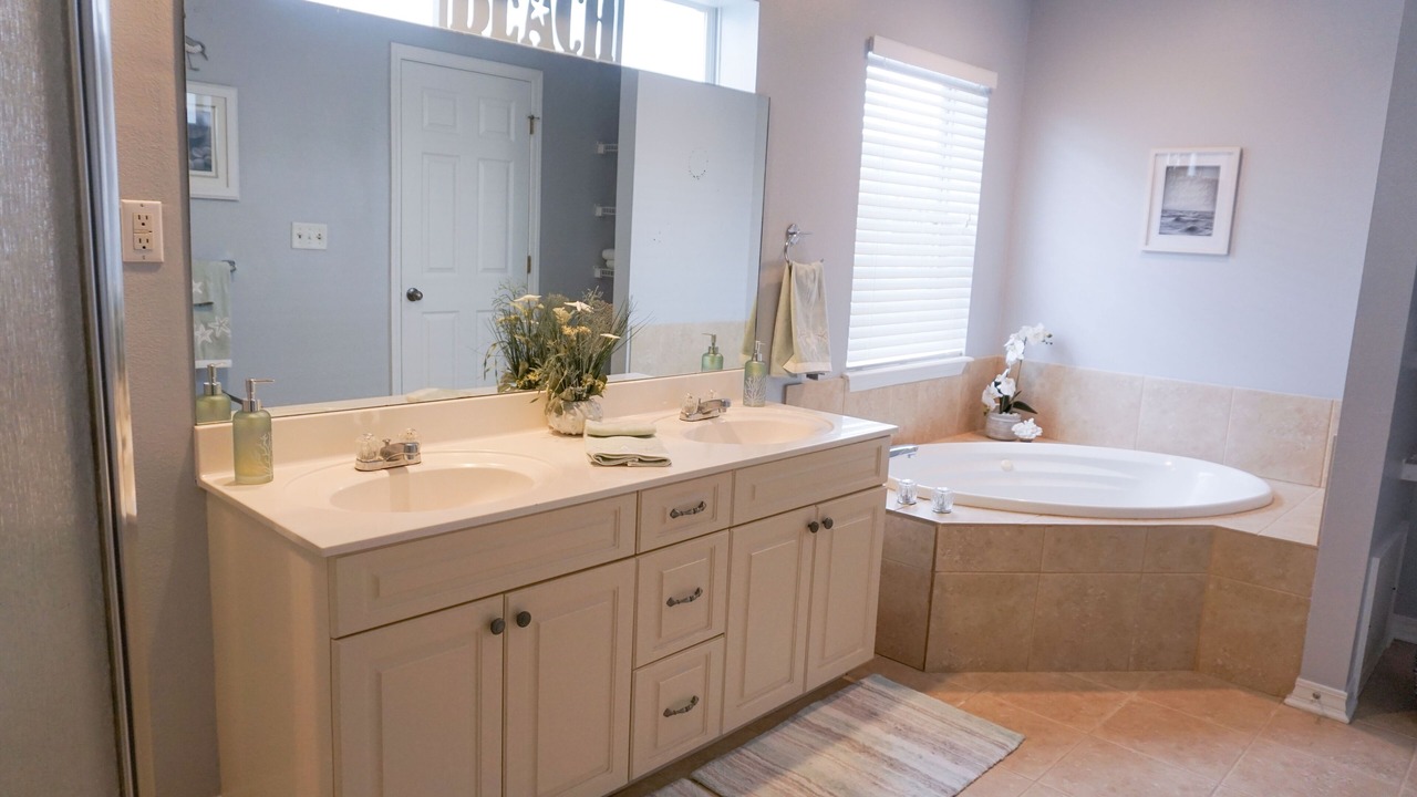 Photo of Bathroom in Crystal Beach