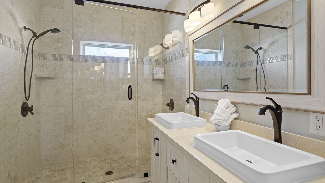 Photo of Bathroom in Crystal Shores