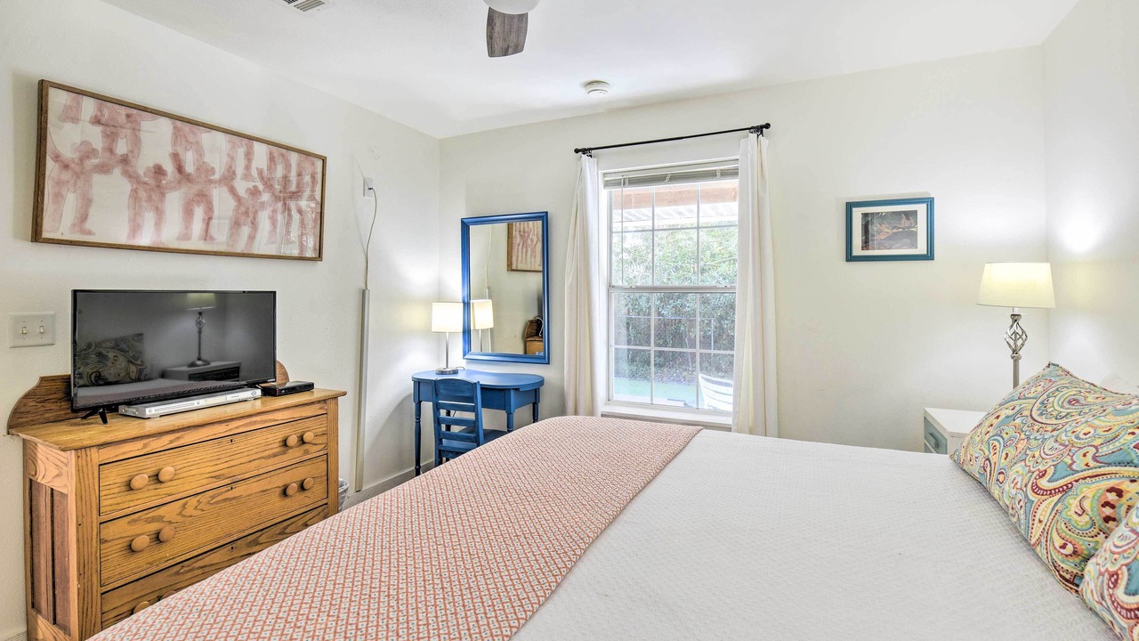 Photo of Bedroom in Gulfview Heights