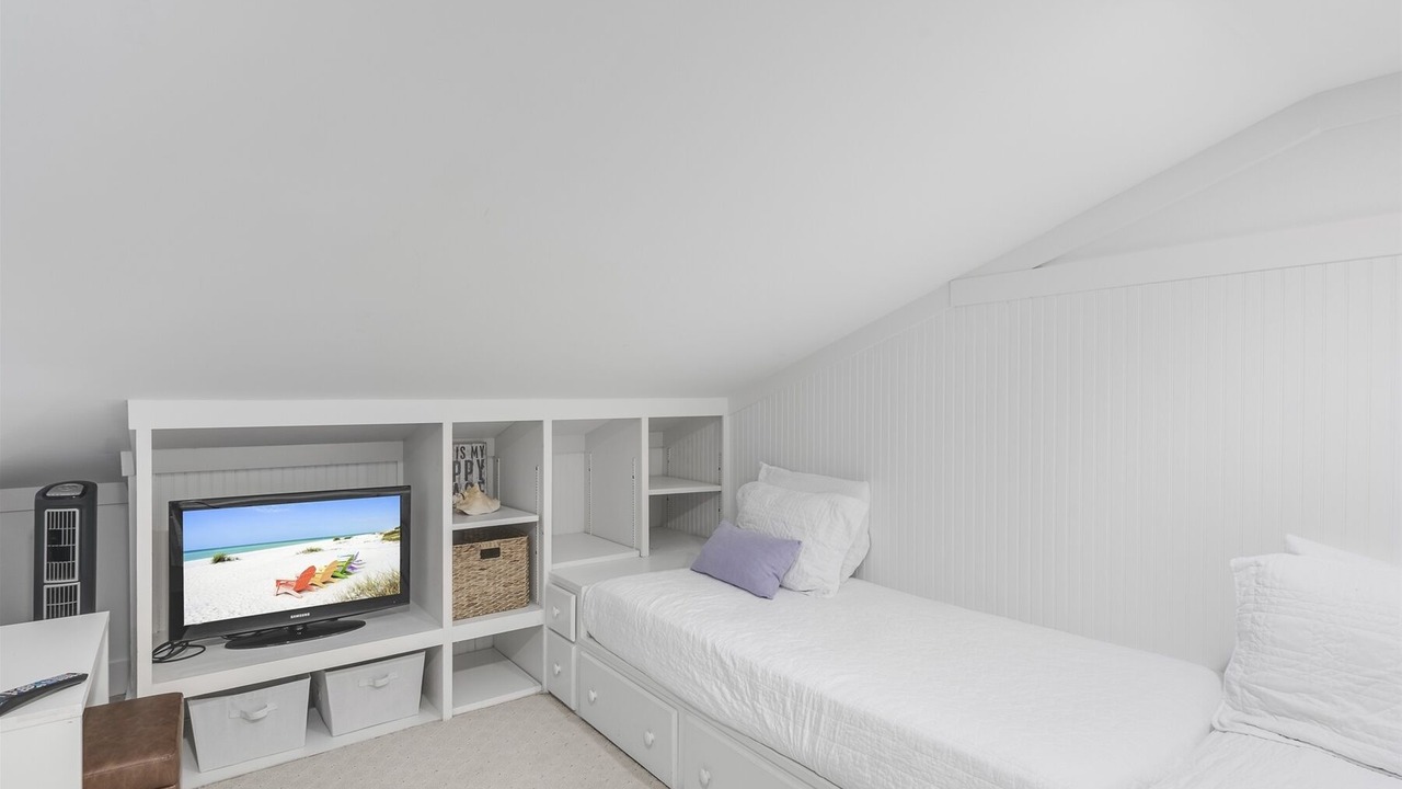 Photo of Bedroom in Seacrest