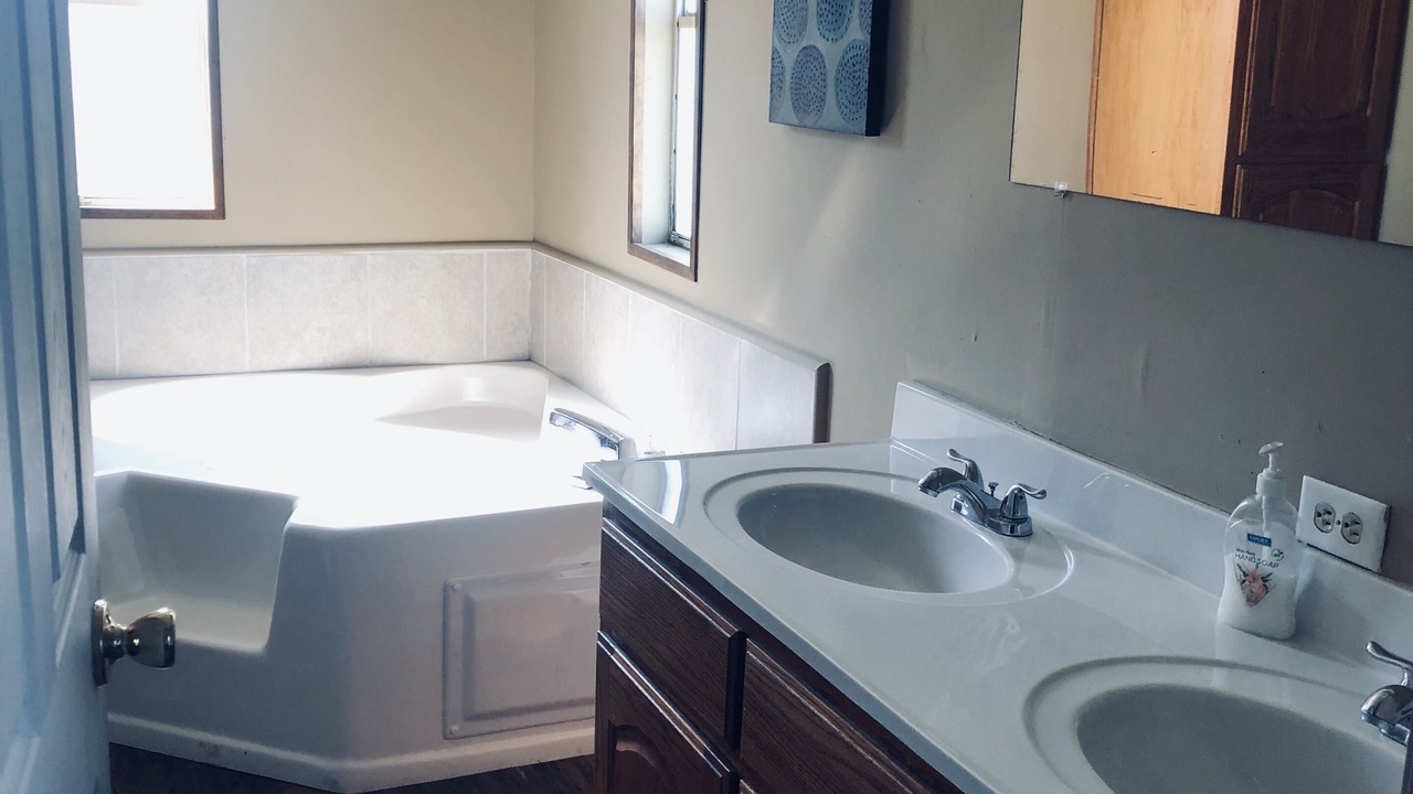 Photo of Bathroom in Calhoun County