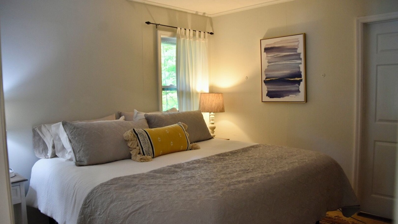 Photo of Bedroom in Dadeville