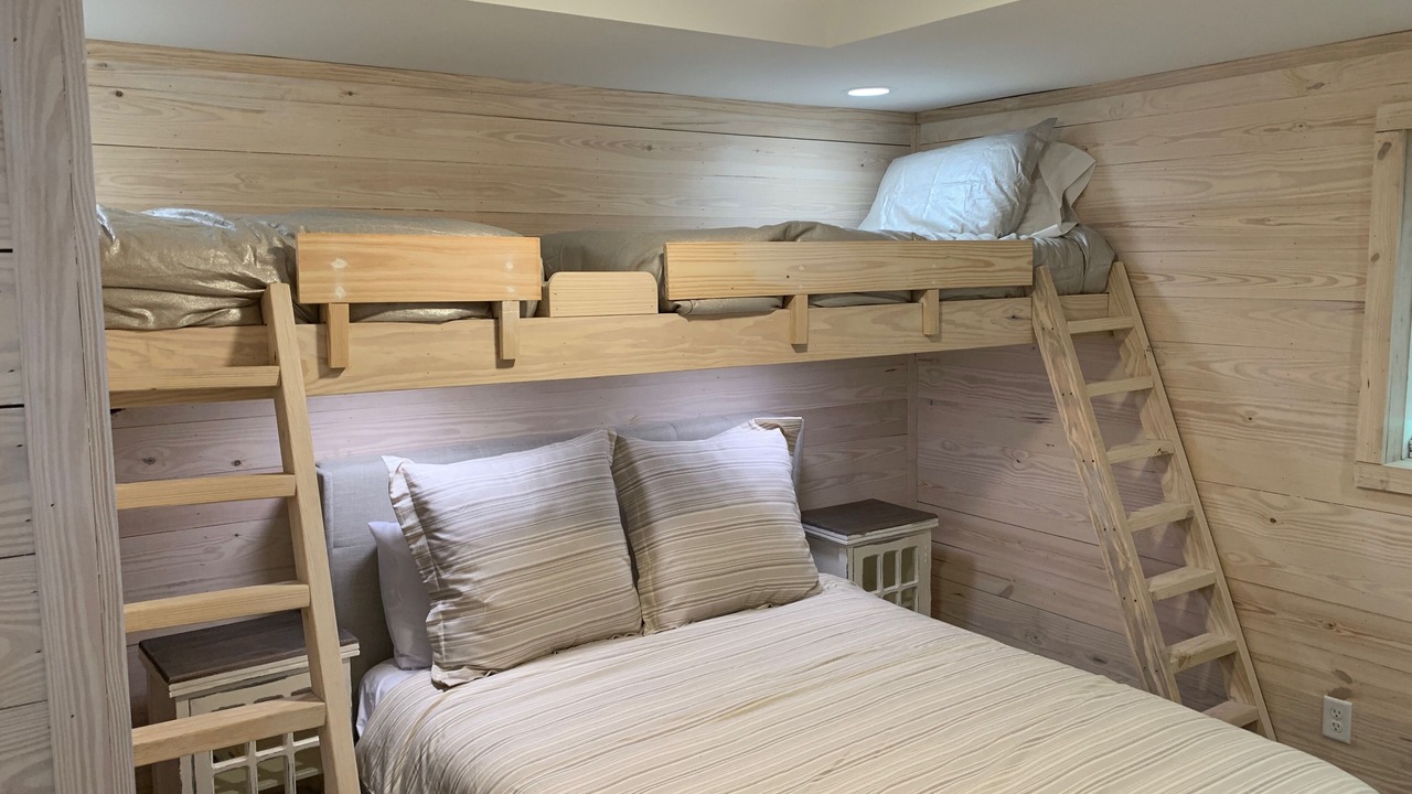 Photo of Bedroom in Dadeville