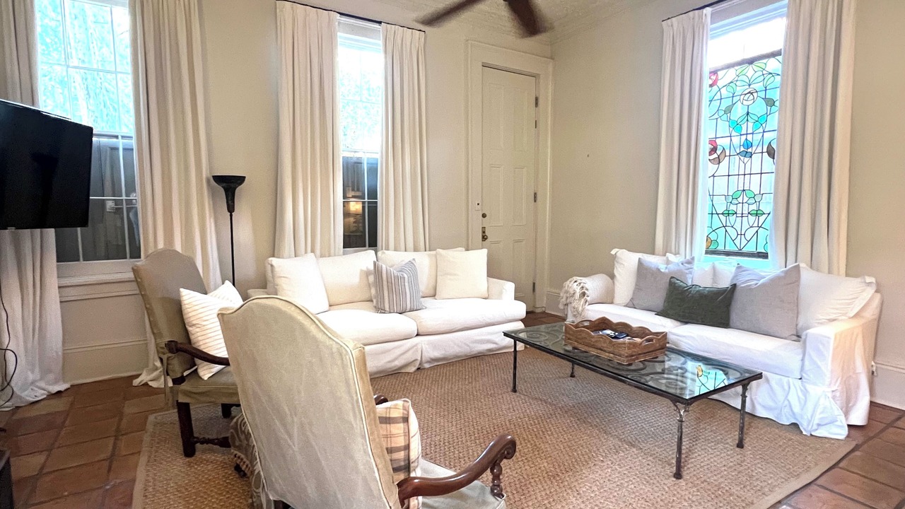 Photo of Livingroom in Lower Garden District