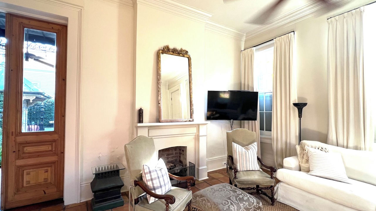 Photo of Livingroom in Lower Garden District