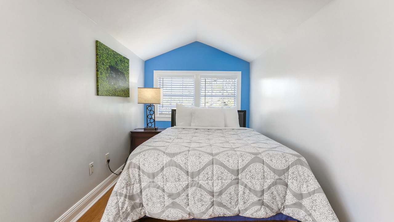Photo of Livingroom in Mid-City